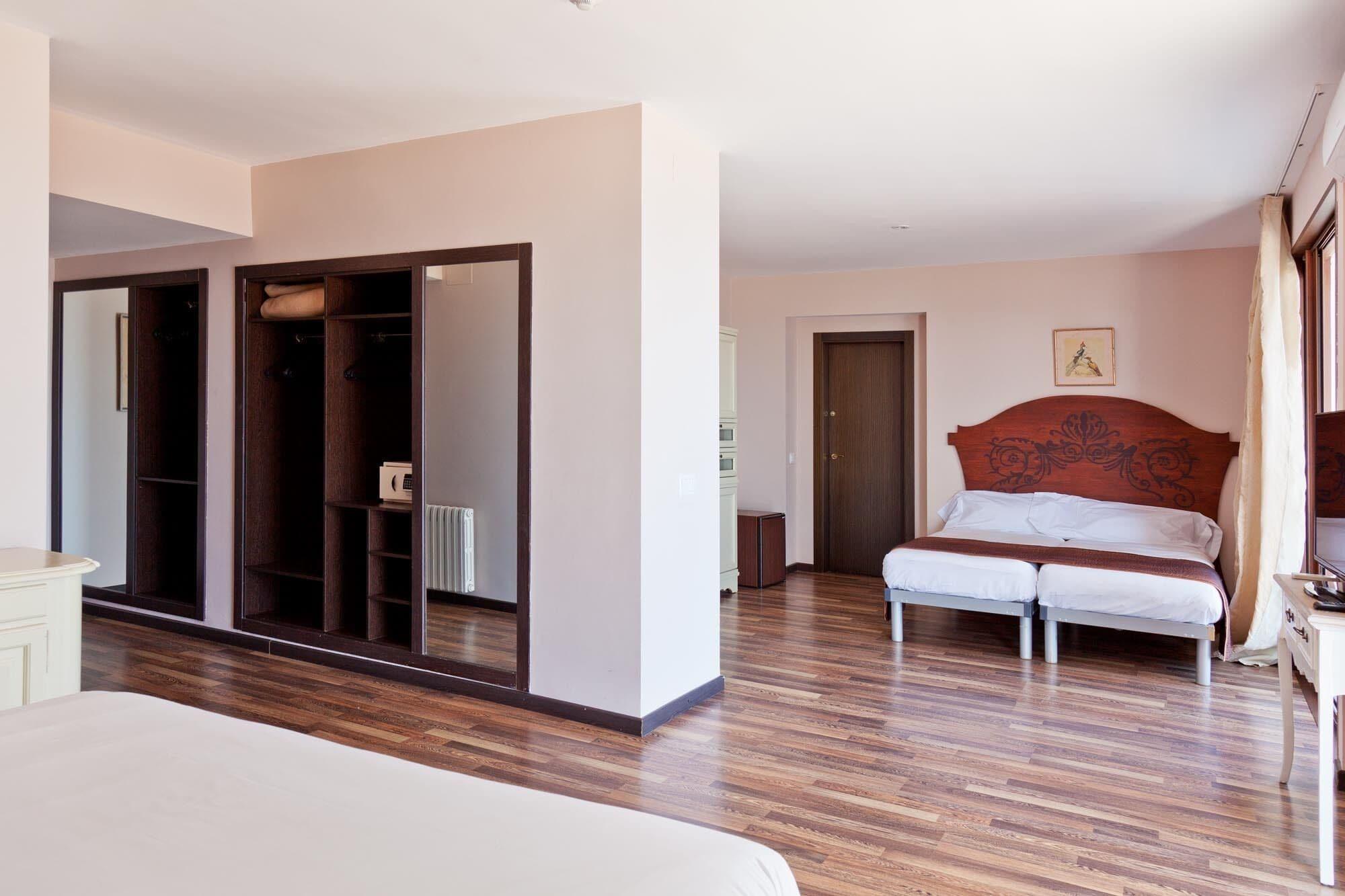 Hotel Roger De Flor By Seleqtta Lloret de Mar Exteriör bild